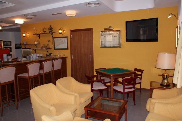 bar